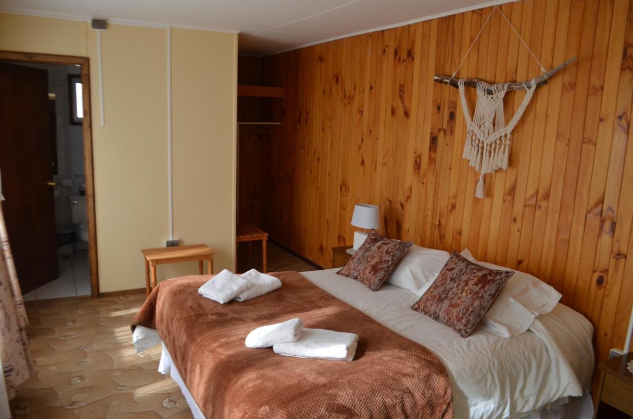 Hostal Los Pinos Пуерто-Наталес Екстер'єр фото