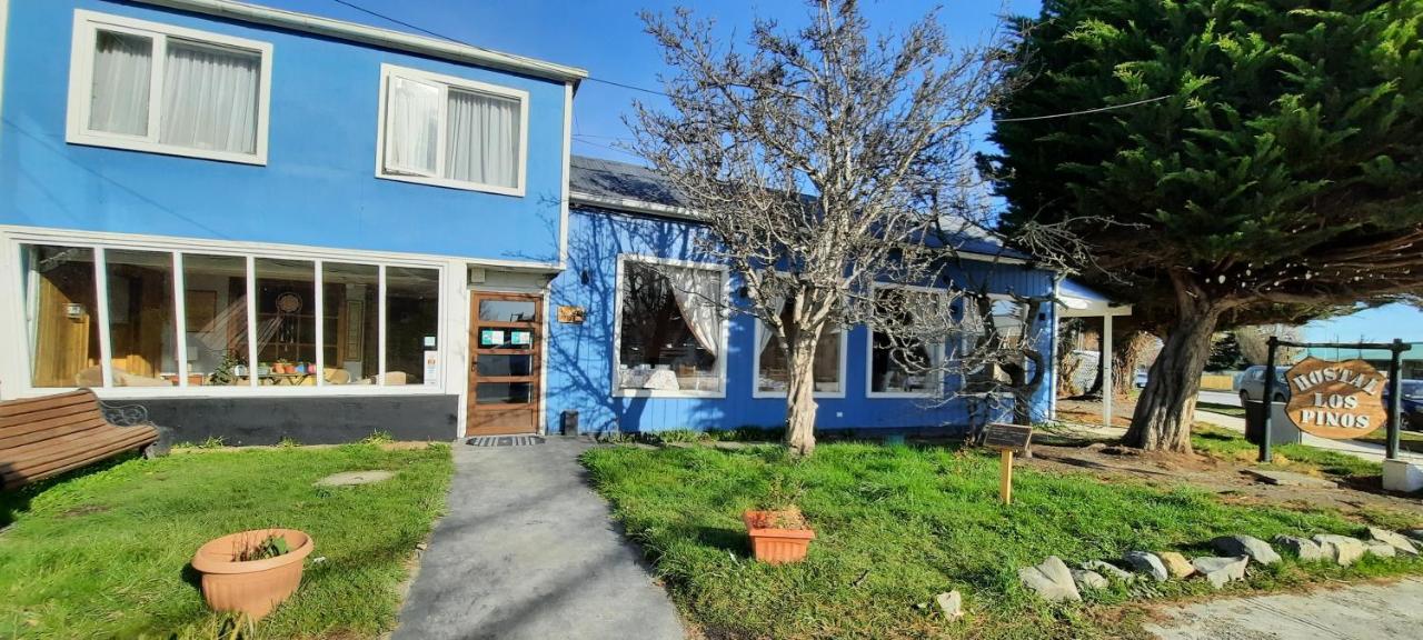 Hostal Los Pinos Пуерто-Наталес Екстер'єр фото