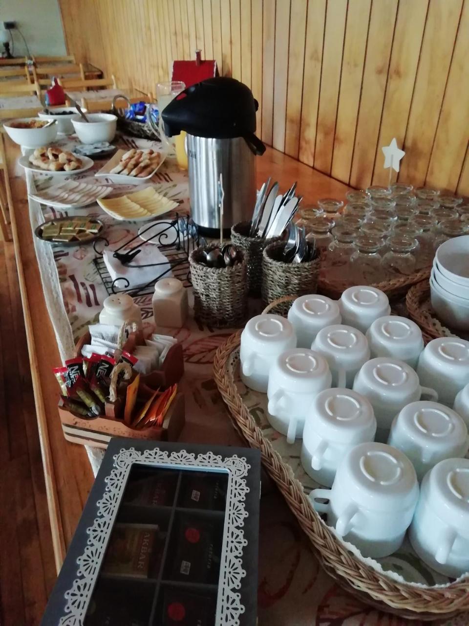 Hostal Los Pinos Пуерто-Наталес Екстер'єр фото